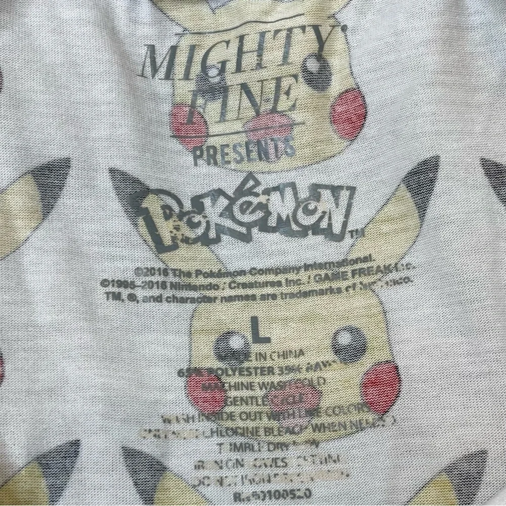 Bg: Mighty Fine Pokémon all over PIKACHU Print Short Sleeve T Shirt Sz L roll up - Picture 3 of 6